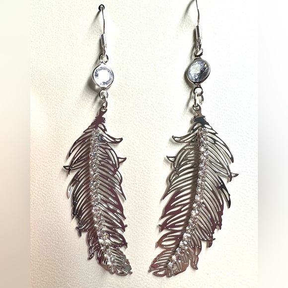 Bling Feather Earrings - Picture 8 of 10
